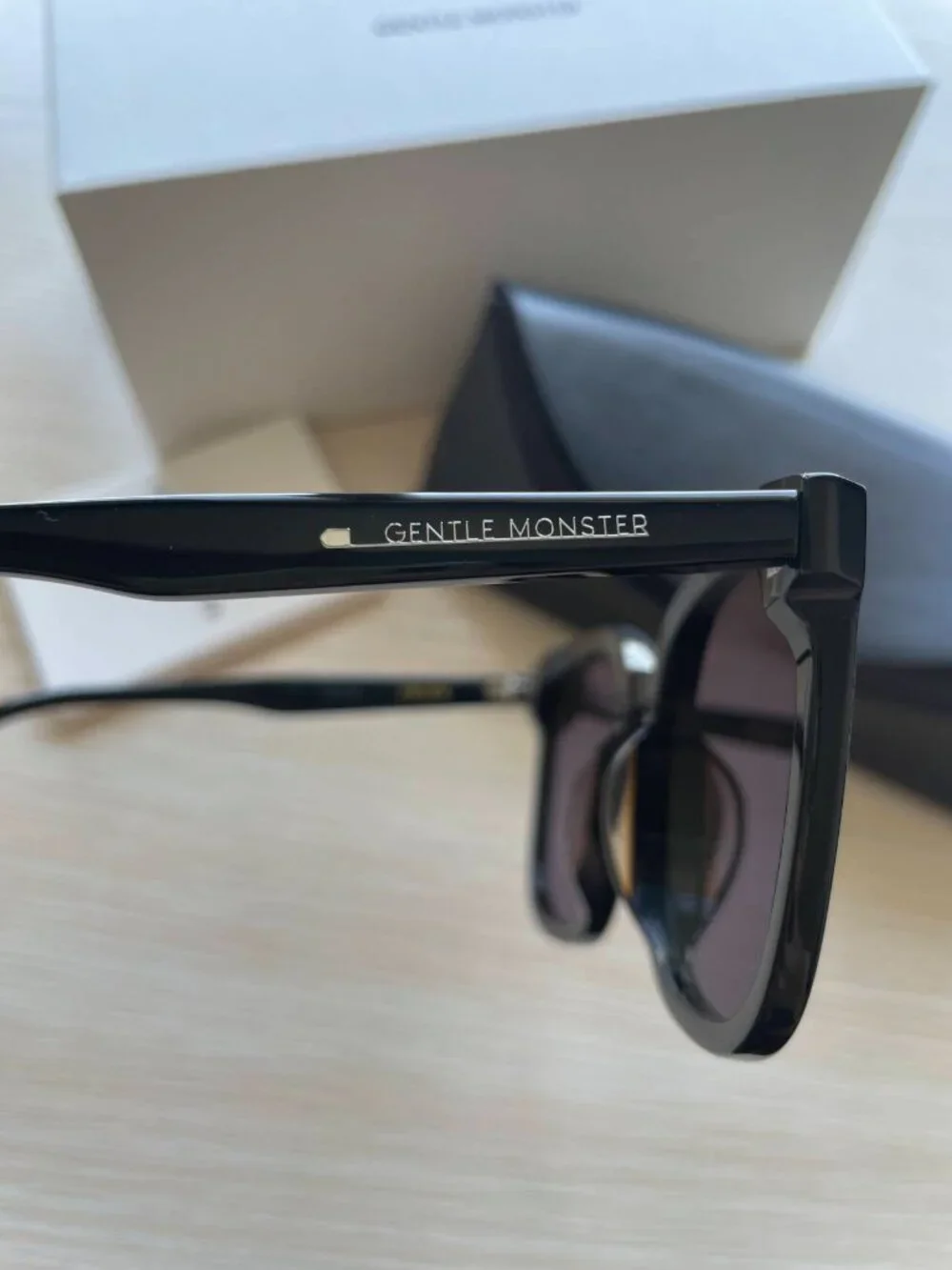 Gentle Monster FRIDA C1 Black Oversized Sunglasses